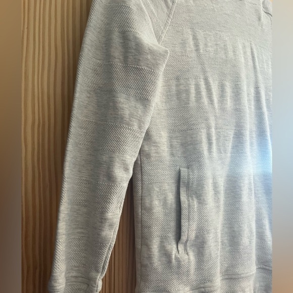 Zyia Women’s off White Hooded Pullover Size Small - Picture 3 of 7